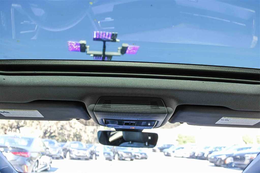 Thumbnail: 2024 Audi Q4 e-tron - 12