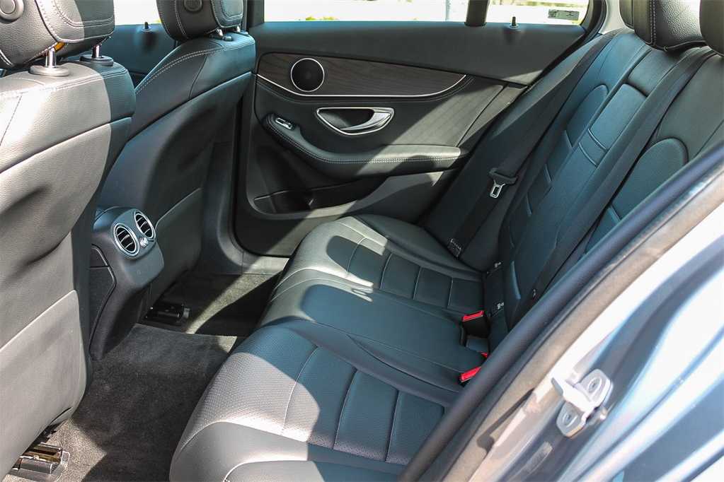Thumbnail: 2016 Mercedes-Benz C-Class - 20