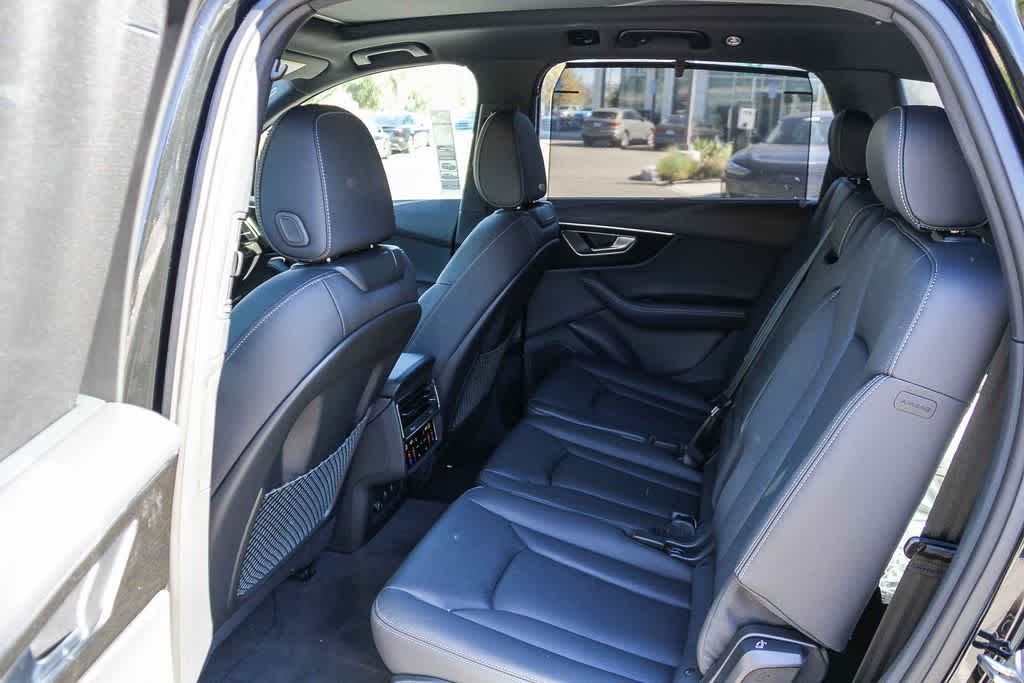 Thumbnail: 2025 Audi Q7 - 17