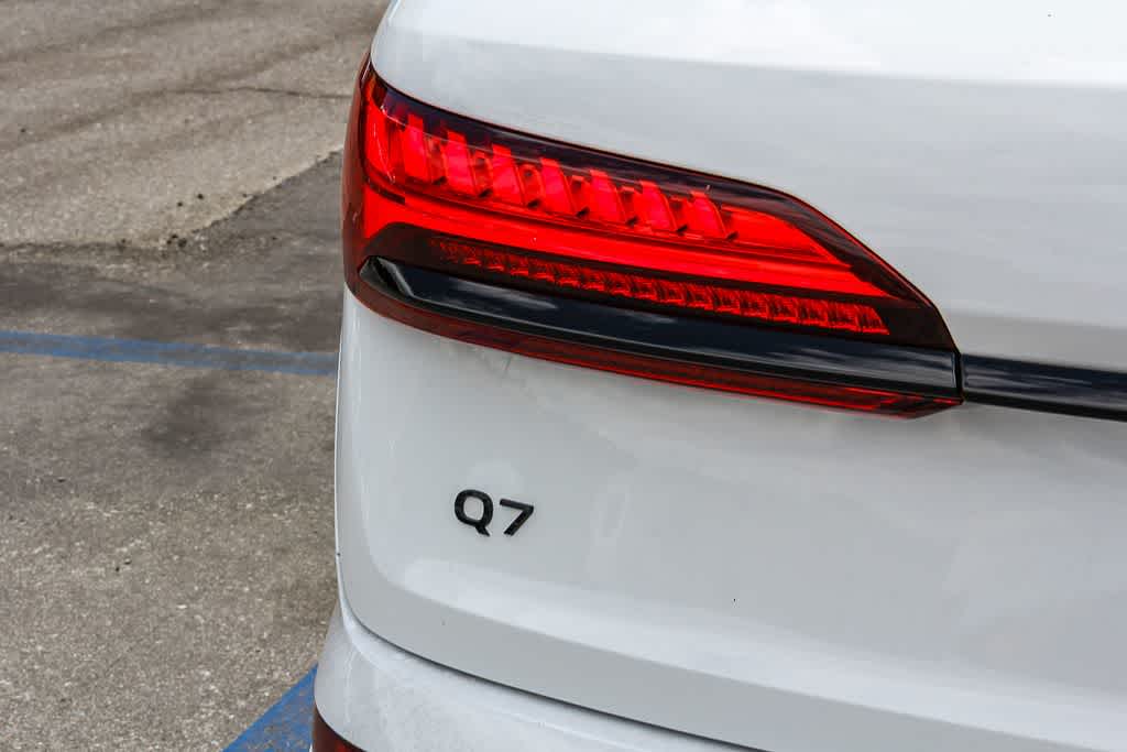 Thumbnail: 2026 Audi Q7 - 11