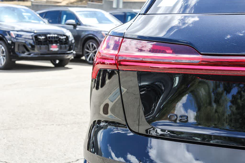 Thumbnail: 2024 Audi Q8 e-tron - 11