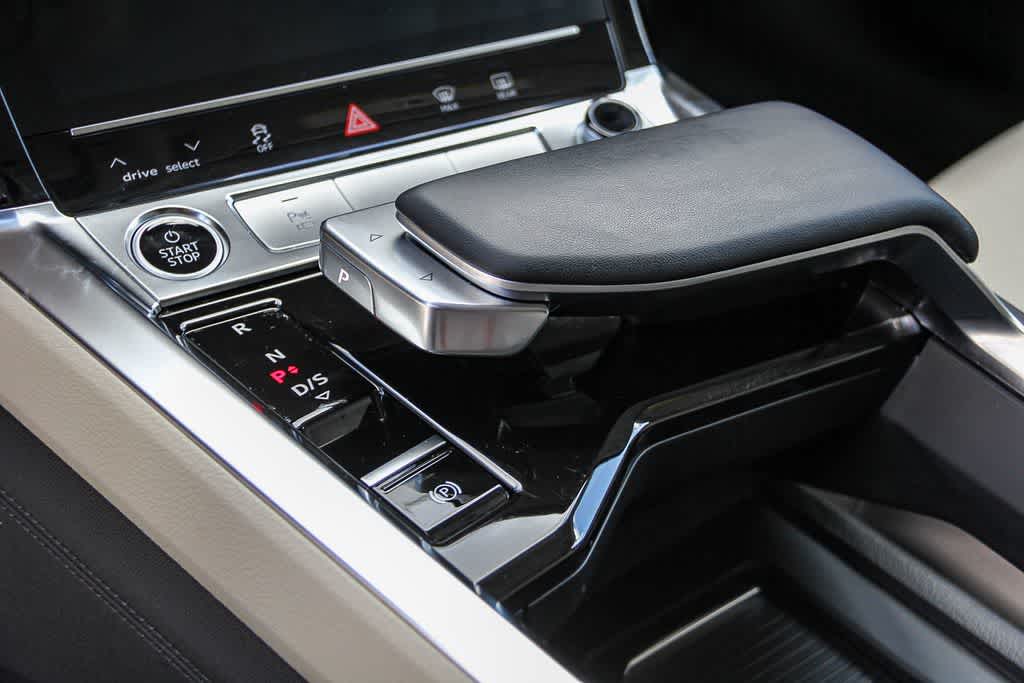 Thumbnail: 2024 Audi Q8 e-tron - 20
