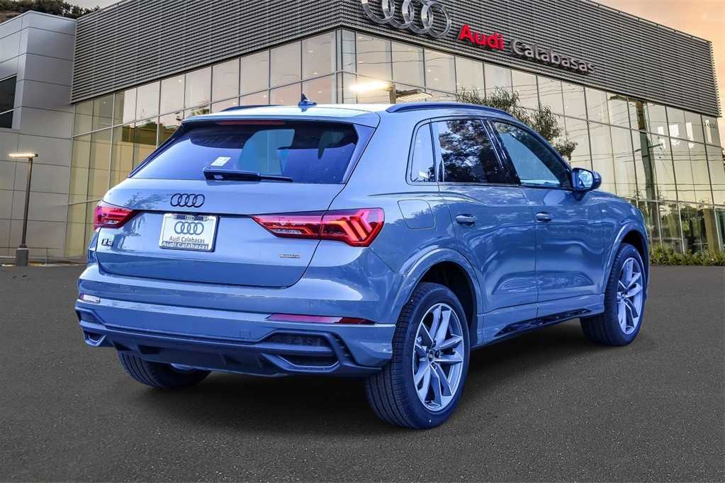 Thumbnail: 2025 Audi Q3 - 4