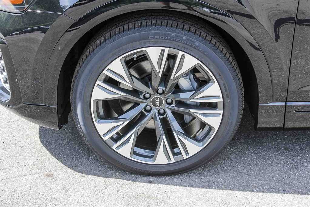 Thumbnail: 2026 Audi Q8 - 9