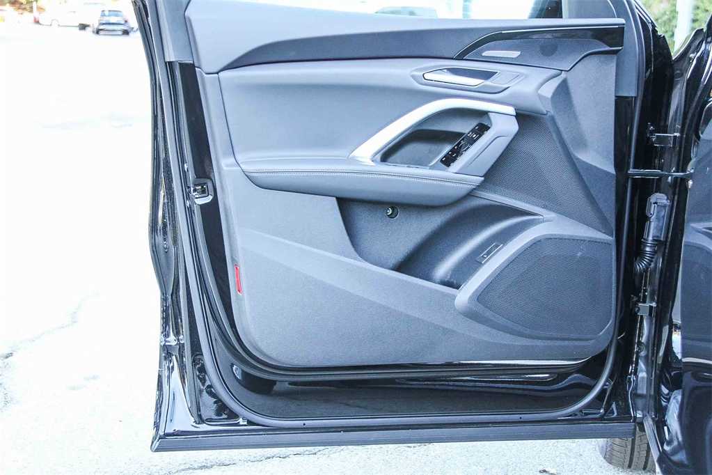 Thumbnail: 2025 Audi Q5 - 22