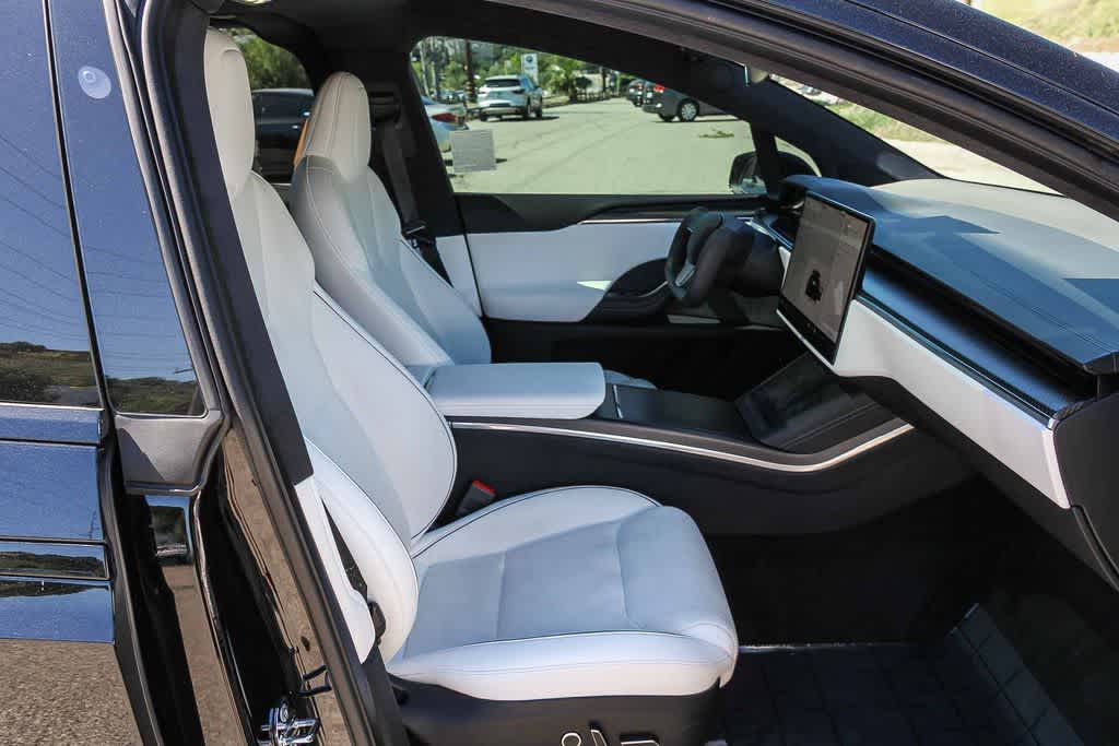 Thumbnail: 2022 Tesla Model X - 19