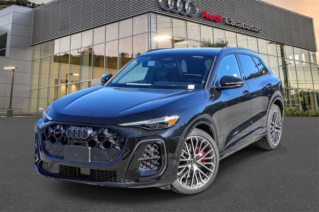 Thumbnail: 2025 Audi SQ5 - 1