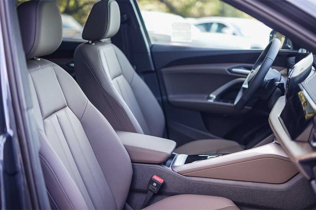 Thumbnail: 2025 Audi Q5 - 20