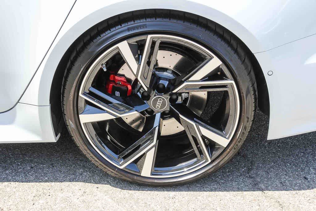 Thumbnail: 2023 Audi RS 6 - 10