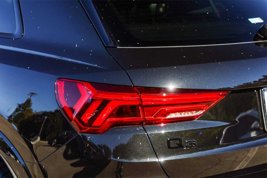 Thumbnail: 2025 Audi Q3 - 7