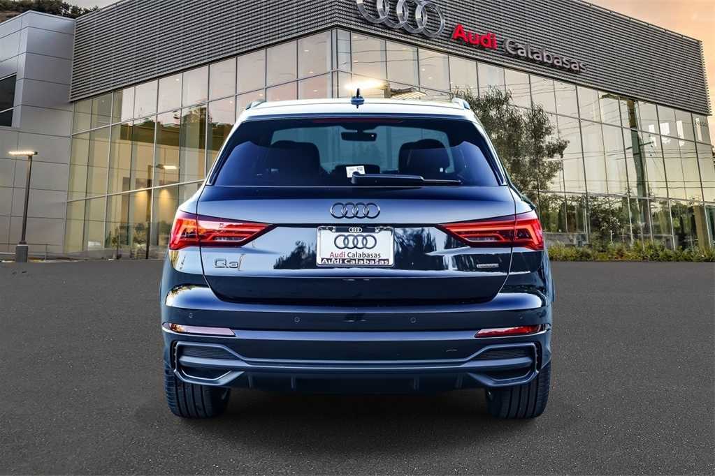 Thumbnail: 2025 Audi Q3 - 3