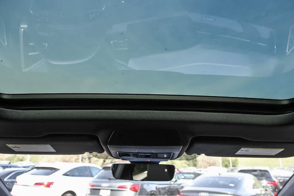 Thumbnail: 2025 Audi Q4 e-tron - 12