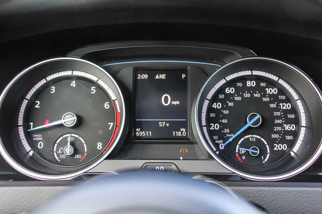 Thumbnail: 2017 Volkswagen Golf - 20