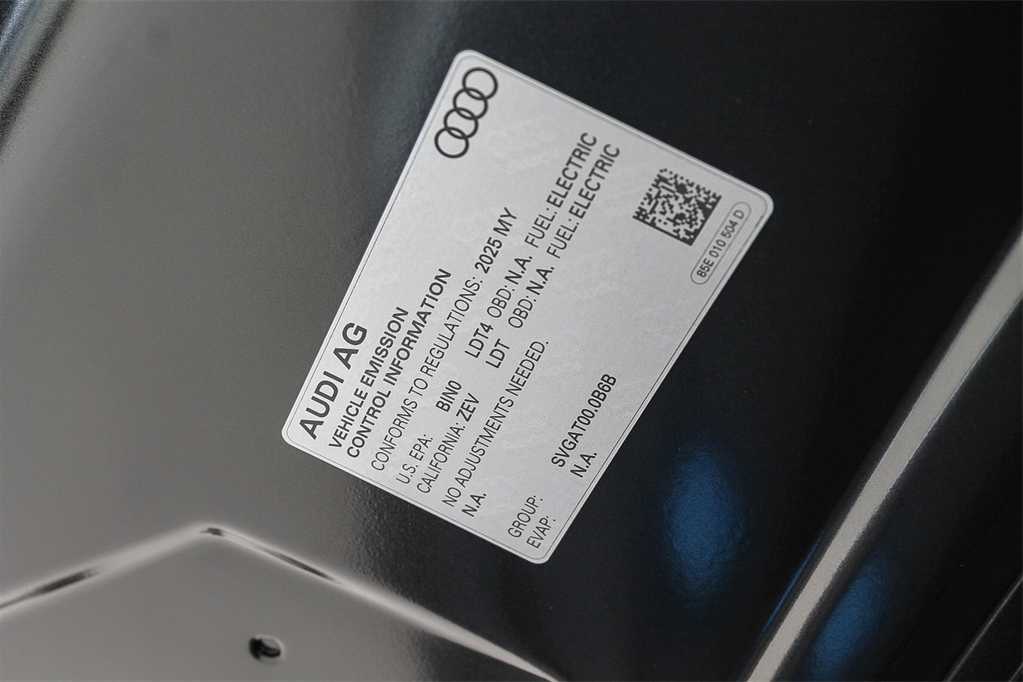 Thumbnail: 2025 Audi SQ6 e-tron - 30
