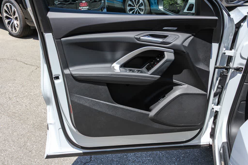 Thumbnail: 2026 Audi Q5 - 22