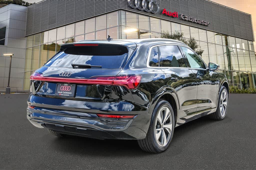 Thumbnail: 2024 Audi Q8 e-tron - 4