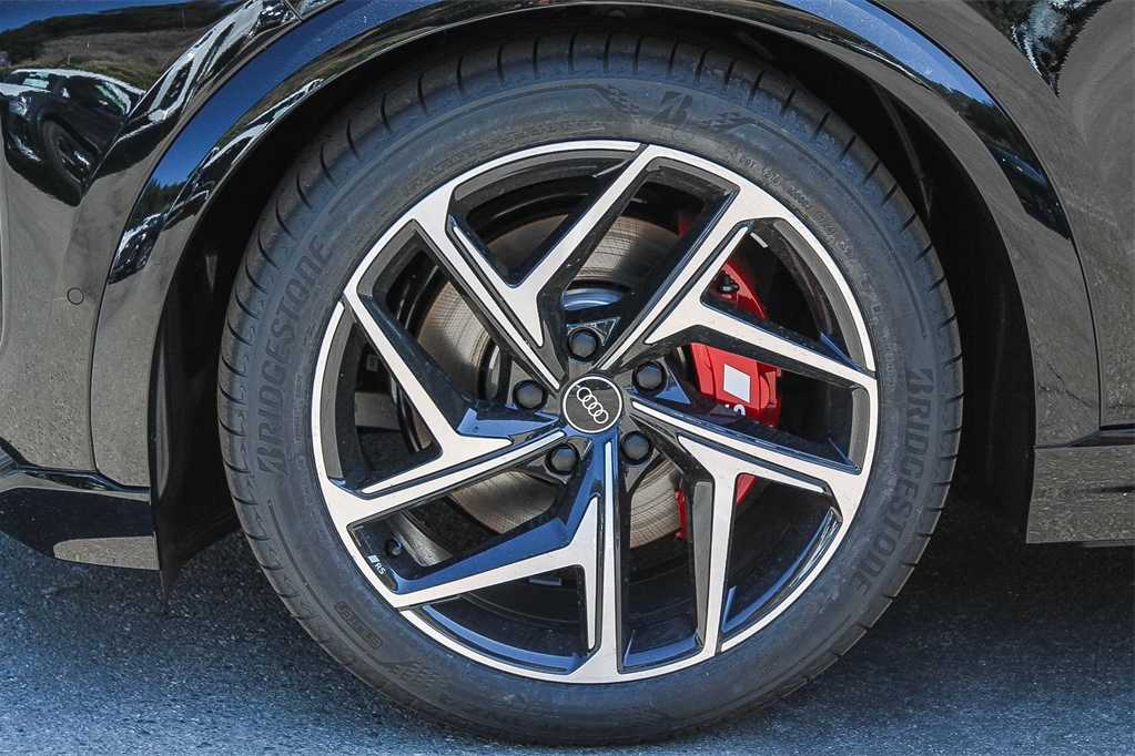 Thumbnail: 2025 Audi SQ6 e-tron - 10