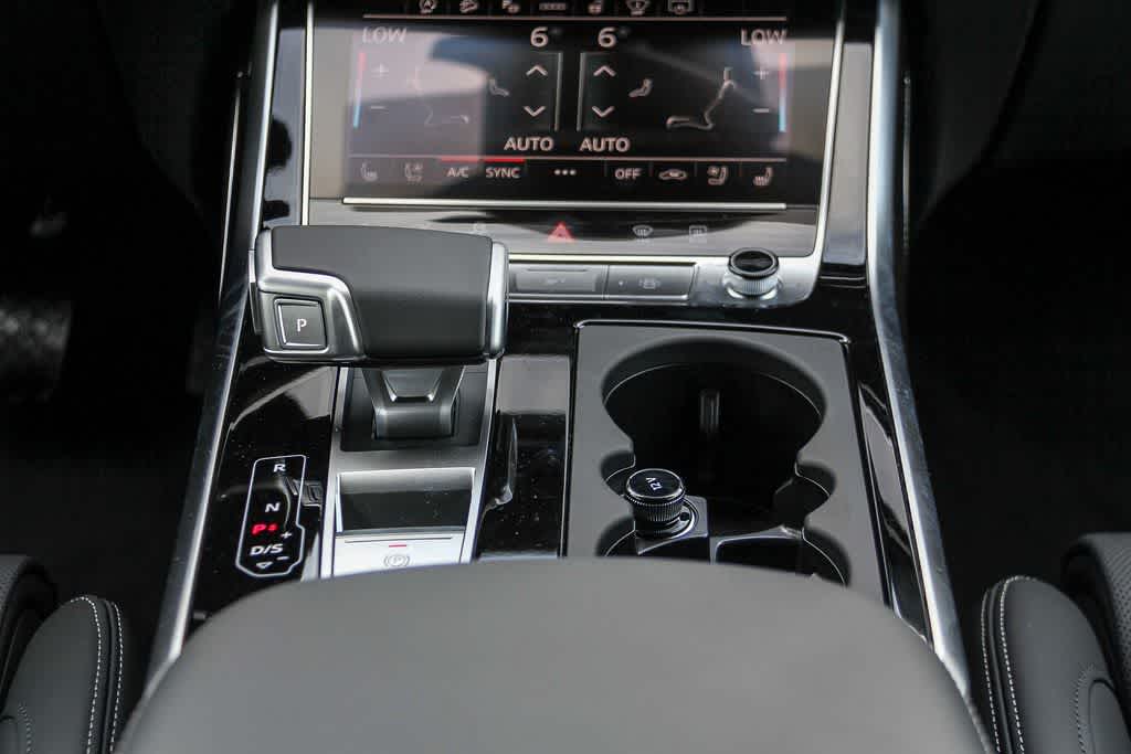 Thumbnail: 2026 Audi Q8 - 14