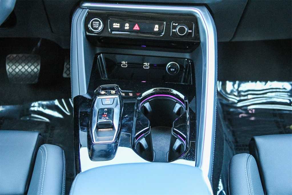 Thumbnail: 2025 Audi Q5 - 14