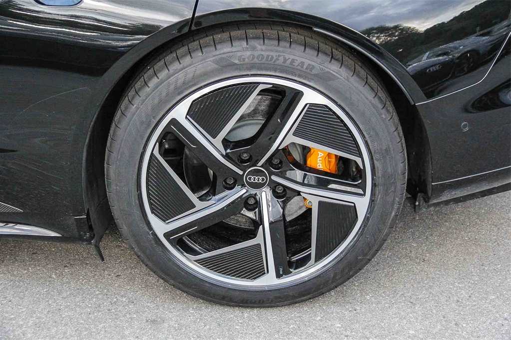 Thumbnail: 2024 Audi RS e-tron GT - 10