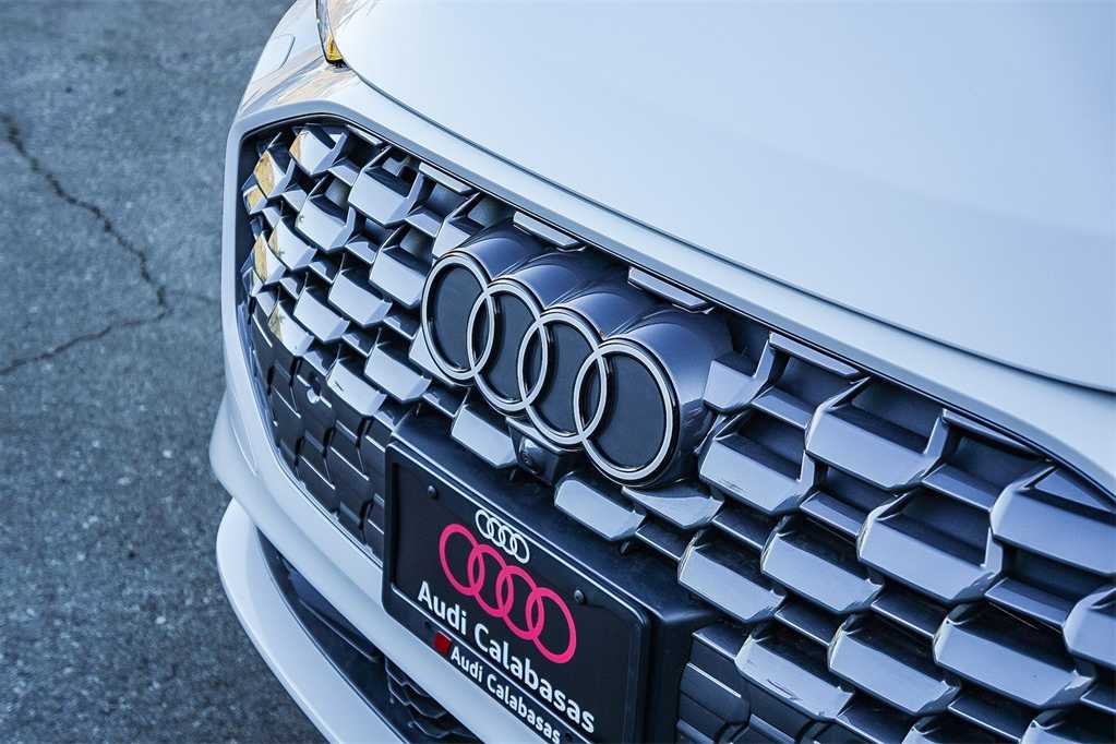 Thumbnail: 2025 Audi Q5 - 9