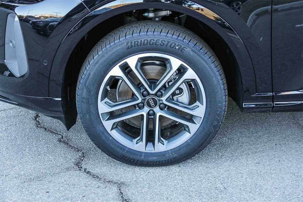 Thumbnail: 2025 Audi Q5 - 9