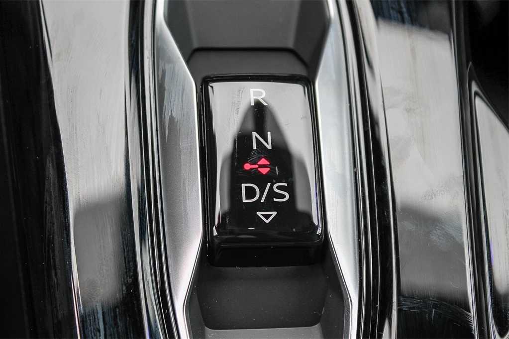 Thumbnail: 2025 Audi SQ5 - 22