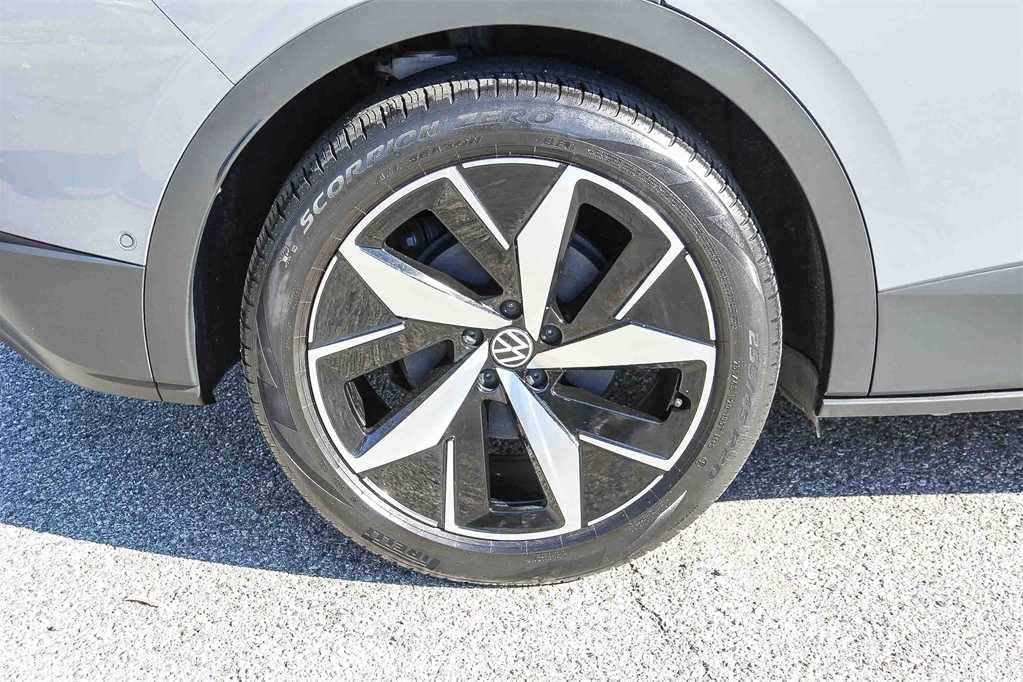 Thumbnail: 2023 Volkswagen ID.4 - 10