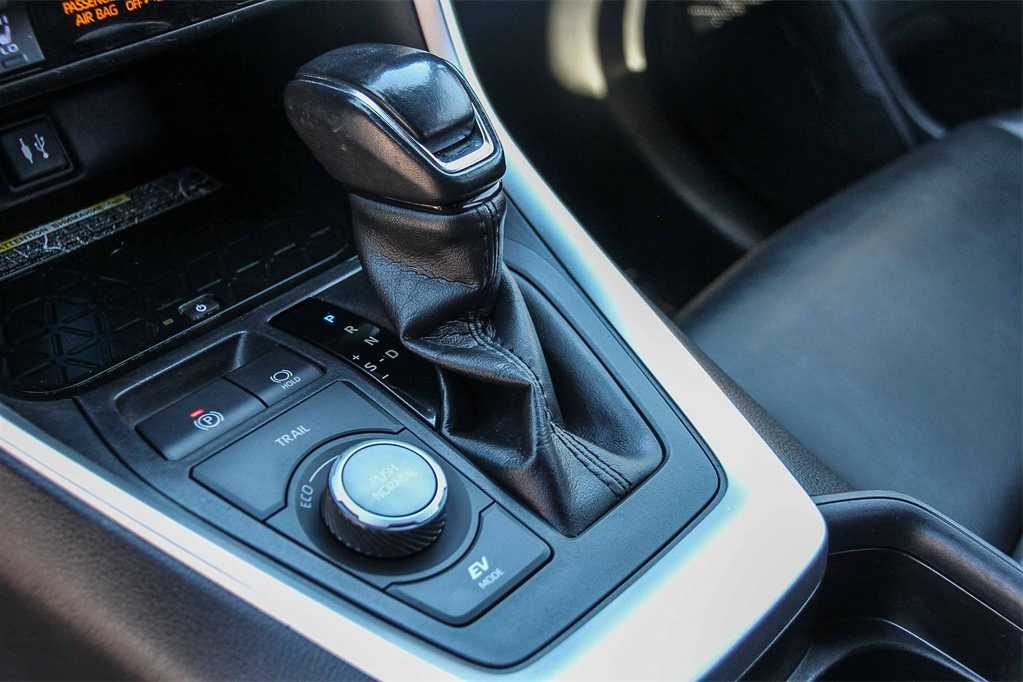 Thumbnail: 2019 Toyota RAV4 - 19