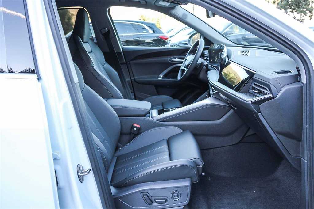 Thumbnail: 2025 Audi Q5 - 18