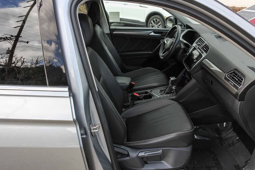 Thumbnail: 2022 Volkswagen Tiguan - 18