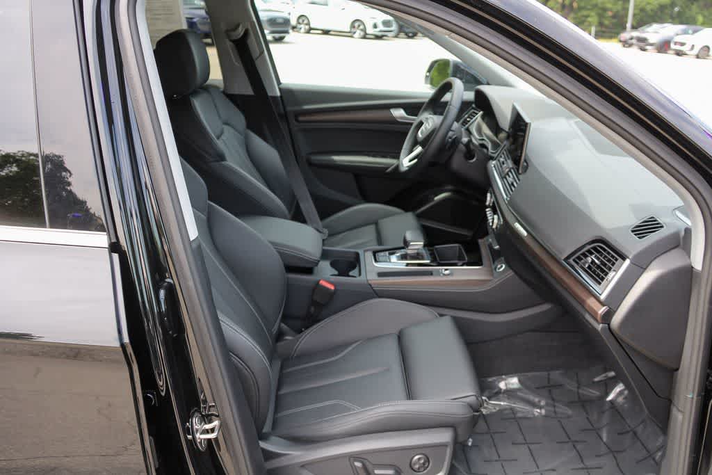 Thumbnail: 2025 Audi Q5 - 18