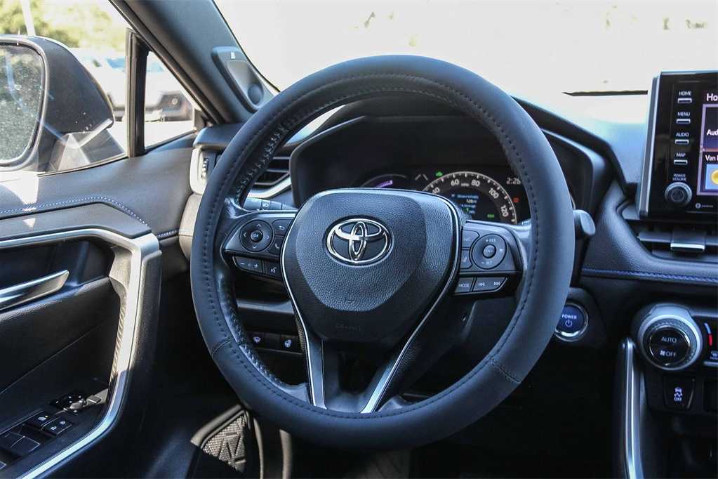 Thumbnail: 2019 Toyota RAV4 - 15