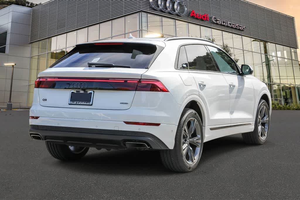 Thumbnail: 2026 Audi Q8 - 4