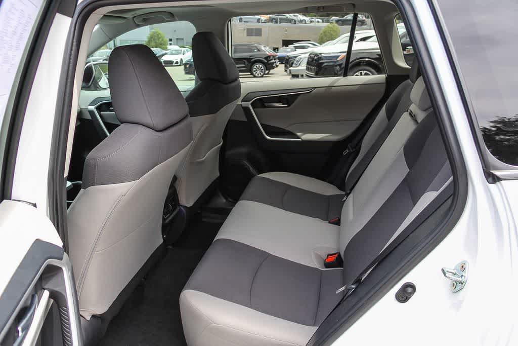 Thumbnail: 2024 Toyota RAV4 - 17