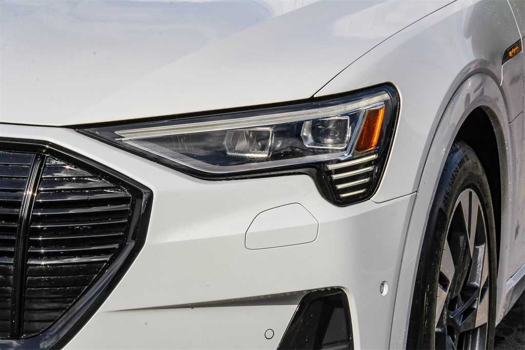 Thumbnail: 2022 Audi e-tron - 7