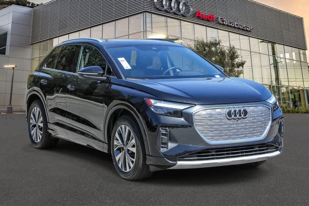 Thumbnail: 2023 Audi Q4 e-tron - 5