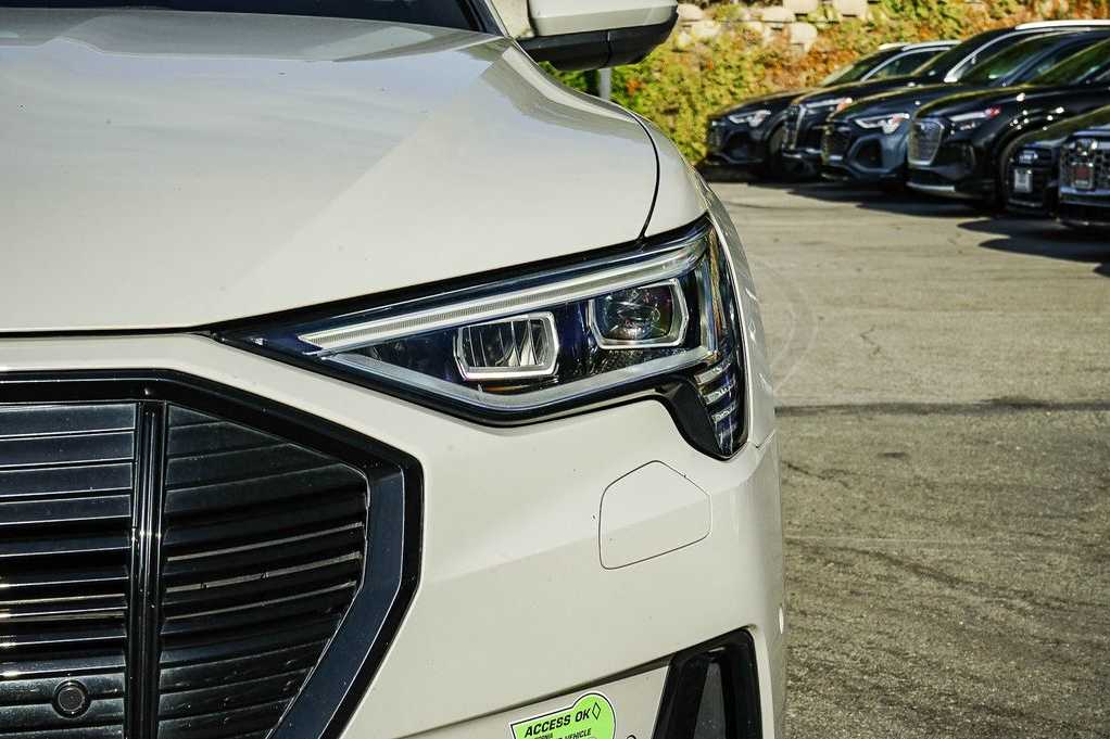 Thumbnail: 2021 Audi e-tron - 7