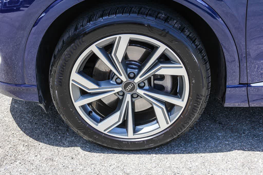 Thumbnail: 2023 Audi Q4 e-tron - 9