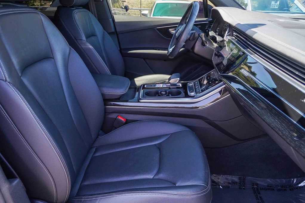 Thumbnail: 2025 Audi Q7 - 19