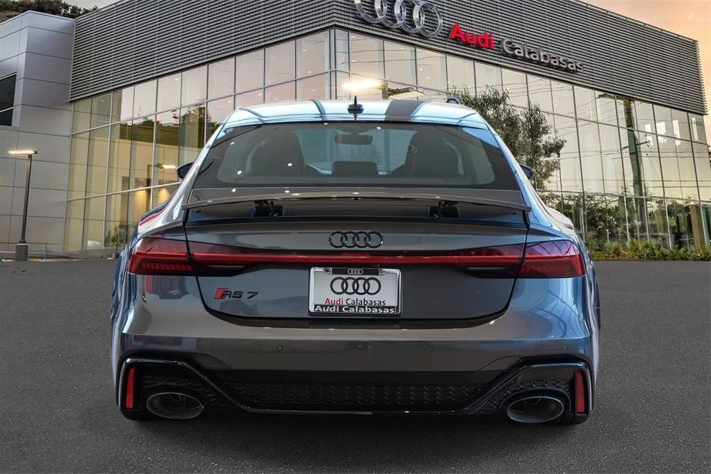 Thumbnail: 2026 Audi RS 7 - 5