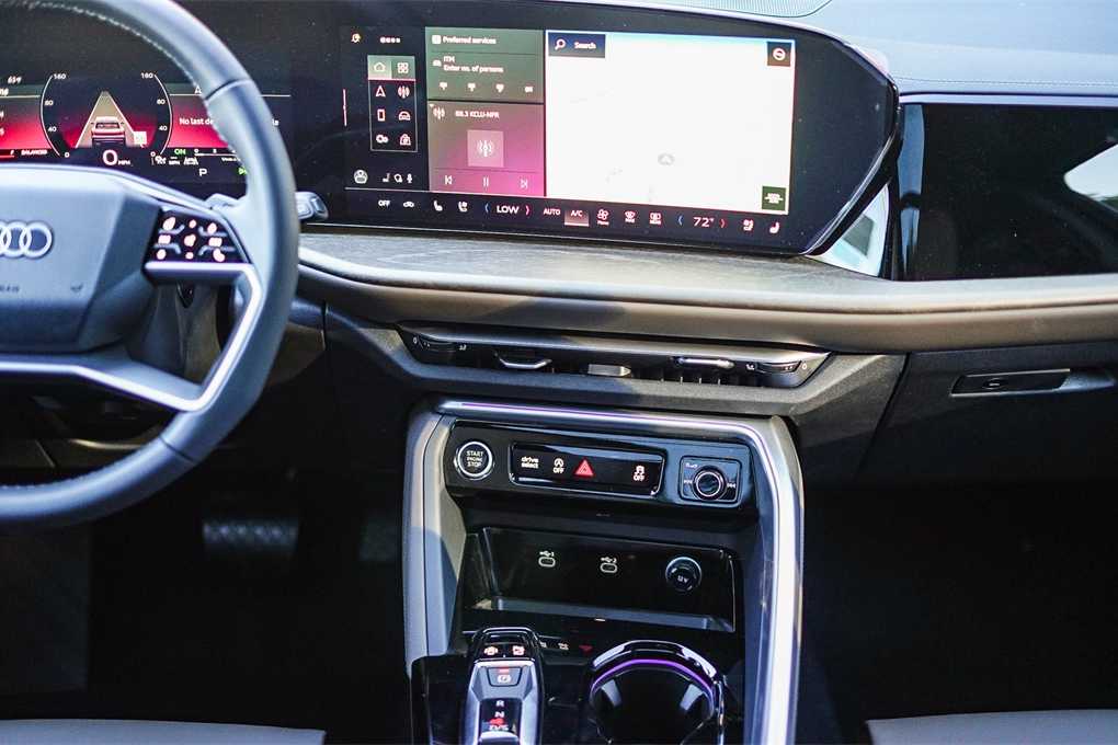 Thumbnail: 2025 Audi Q5 - 12