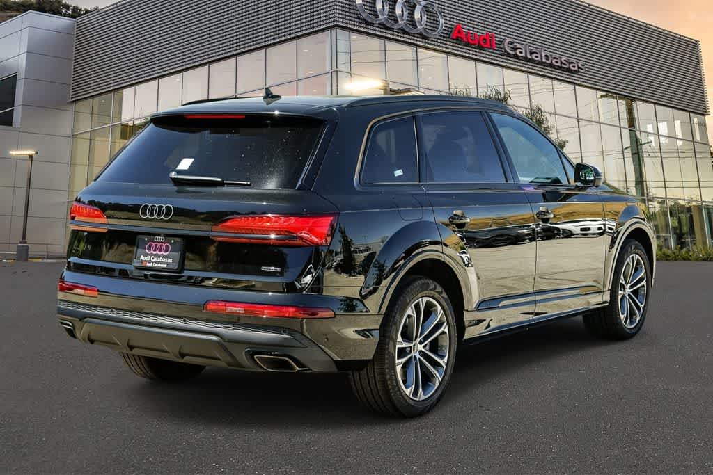 Thumbnail: 2026 Audi Q7 - 4