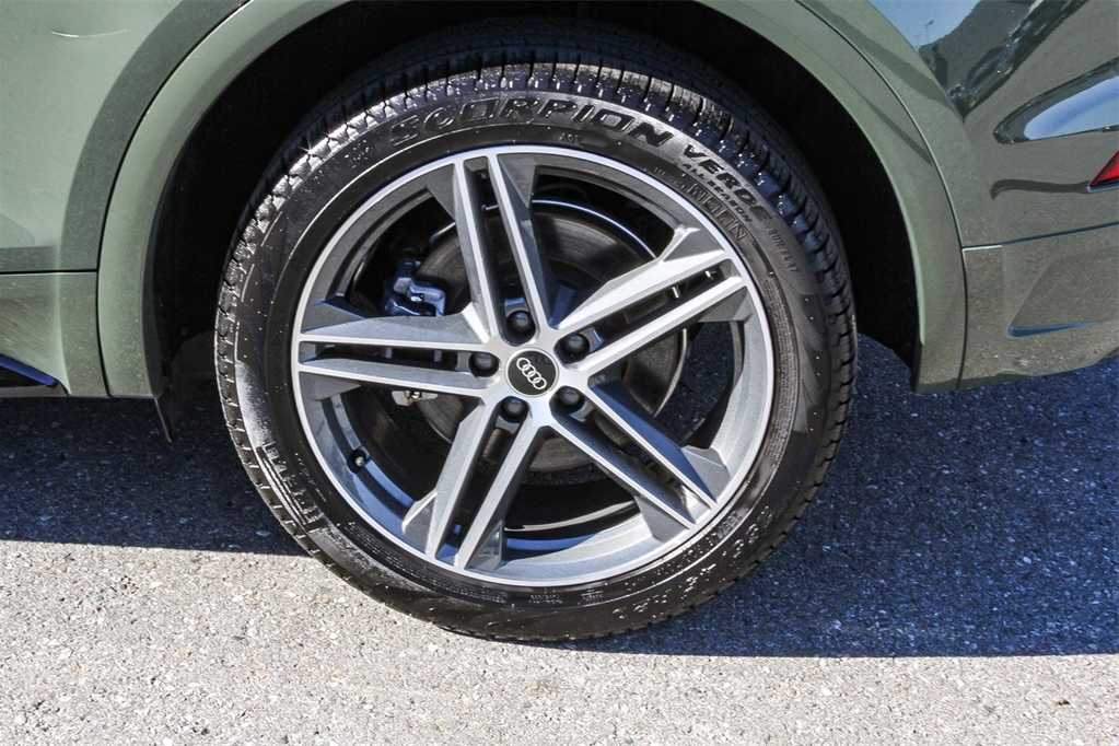 Thumbnail: 2023 Audi Q5 - 7