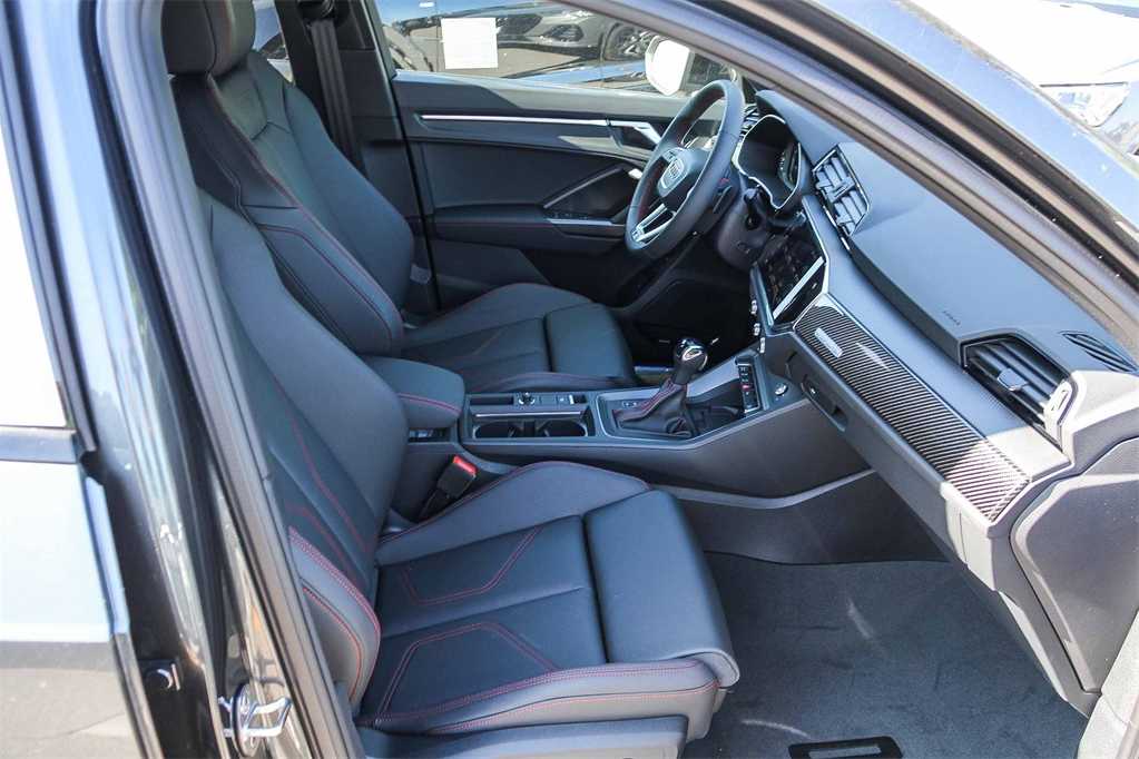 Thumbnail: 2025 Audi Q3 - 18