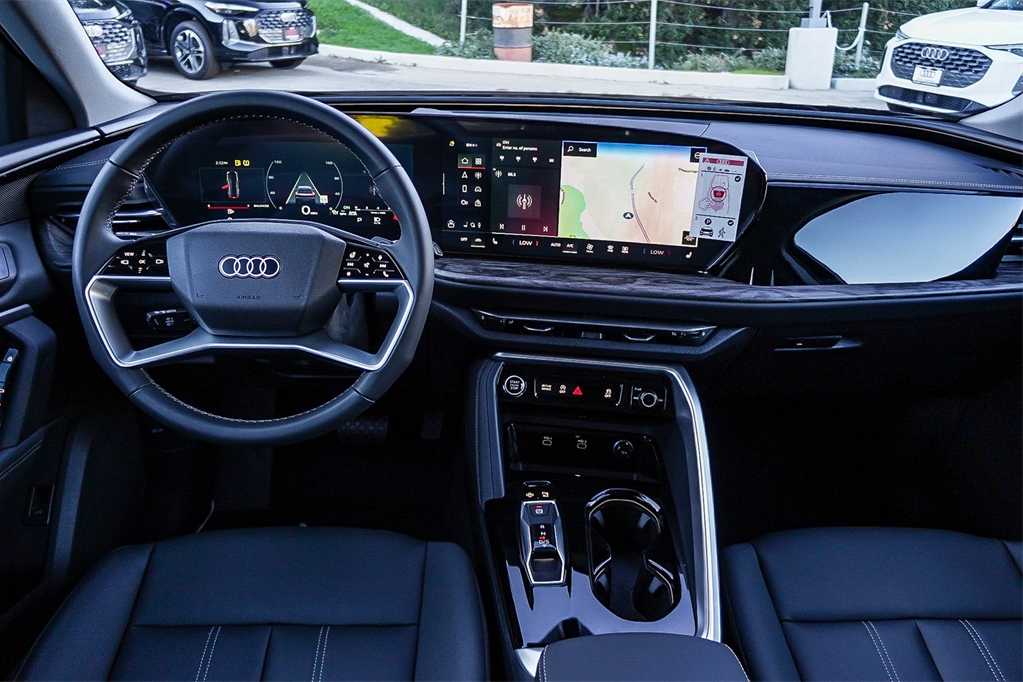 Thumbnail: 2025 Audi Q5 - 12