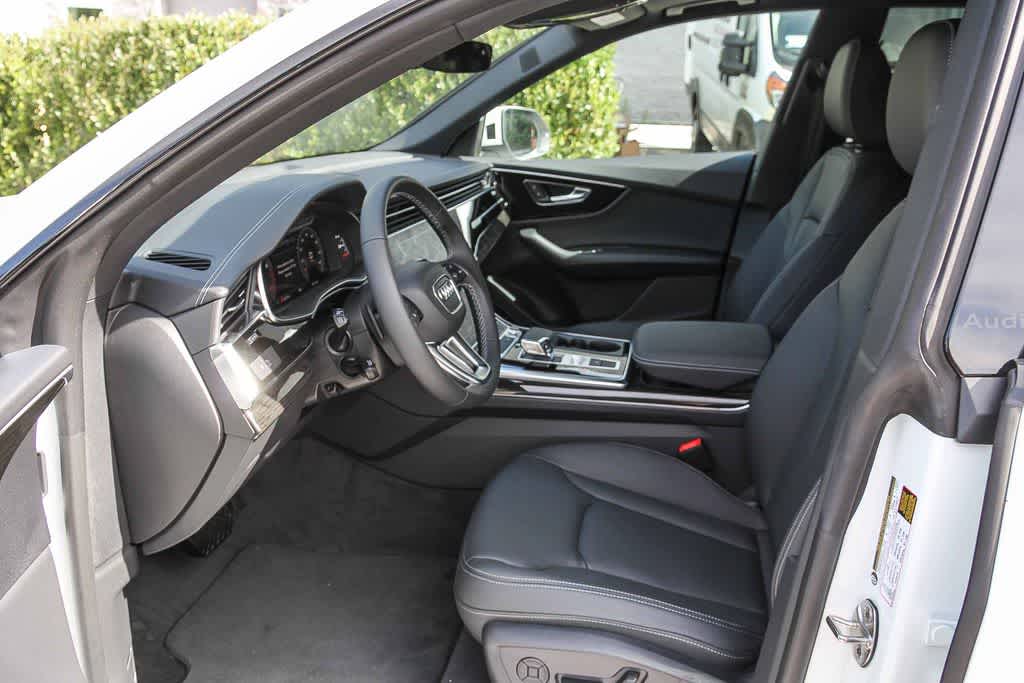 Thumbnail: 2026 Audi Q8 - 19