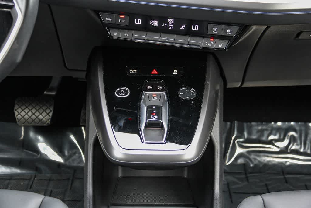 Thumbnail: 2023 Audi Q4 e-tron - 11