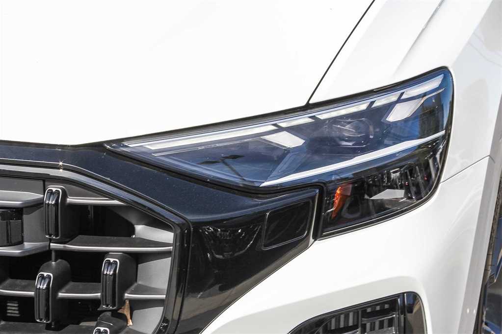 Thumbnail: 2026 Audi Q8 - 7