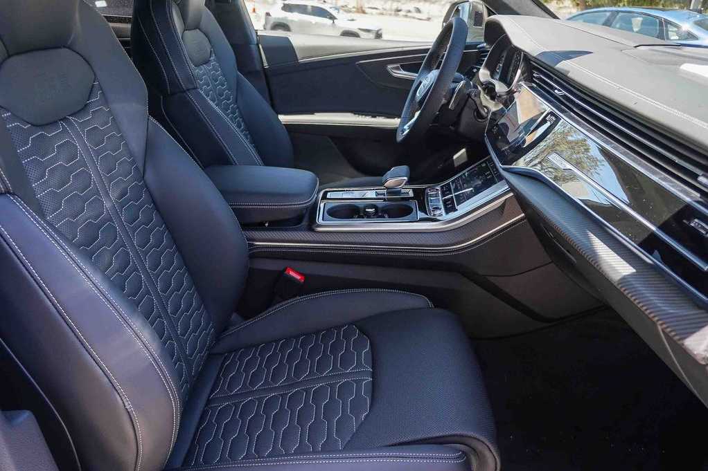 Thumbnail: 2026 Audi RS Q8 - 19